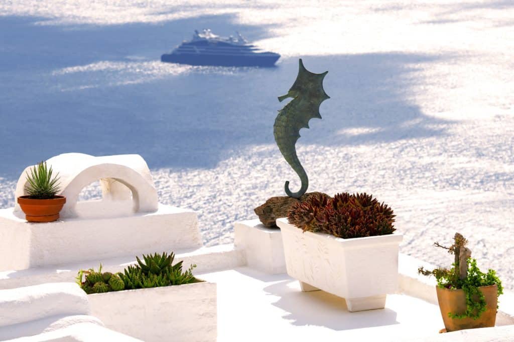 un bateau de croisiere en grece