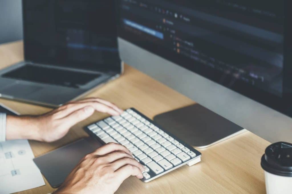 plateforme en ligne performances vitesse chargement sécurité nom domaine